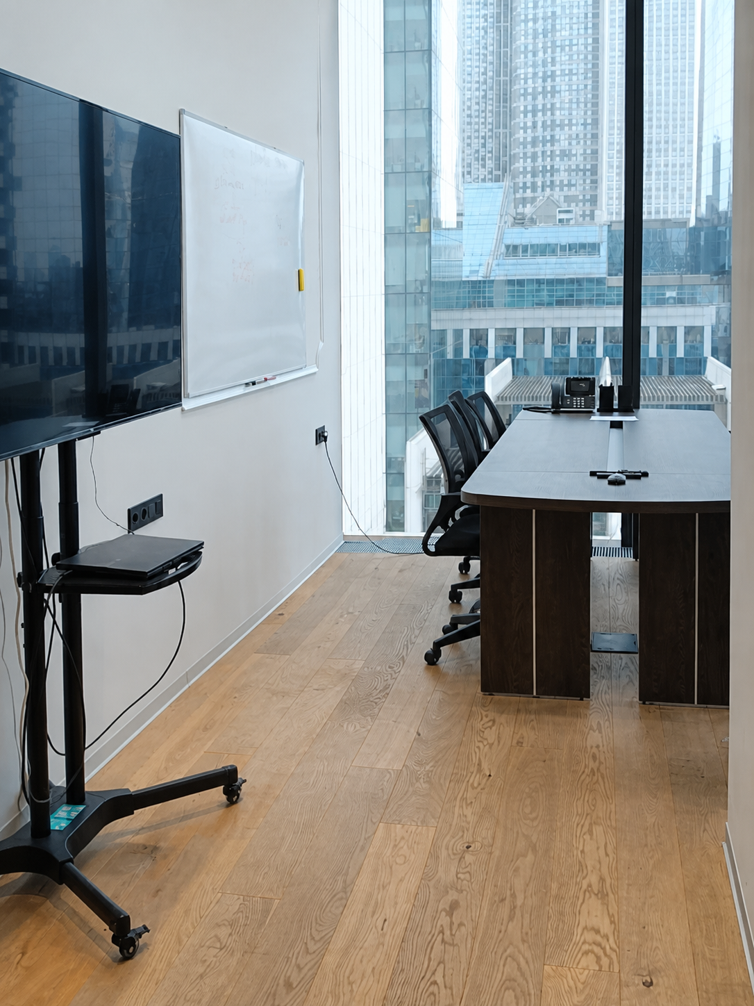 Офис площадью 210 м² в Neva Towers